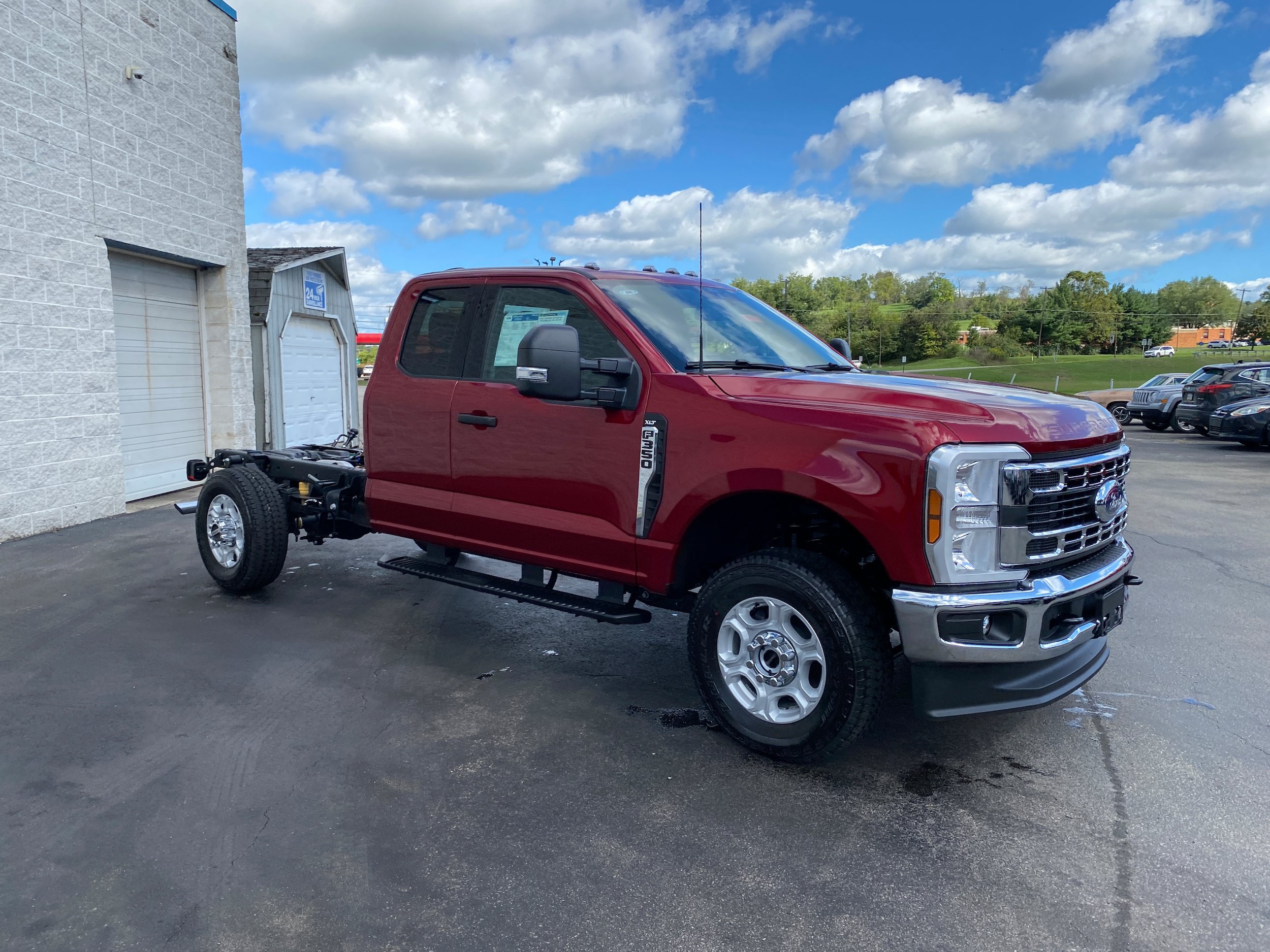 New 2026 Ford F350 XLT w/ XLT Value Package AWD/4WD image 13