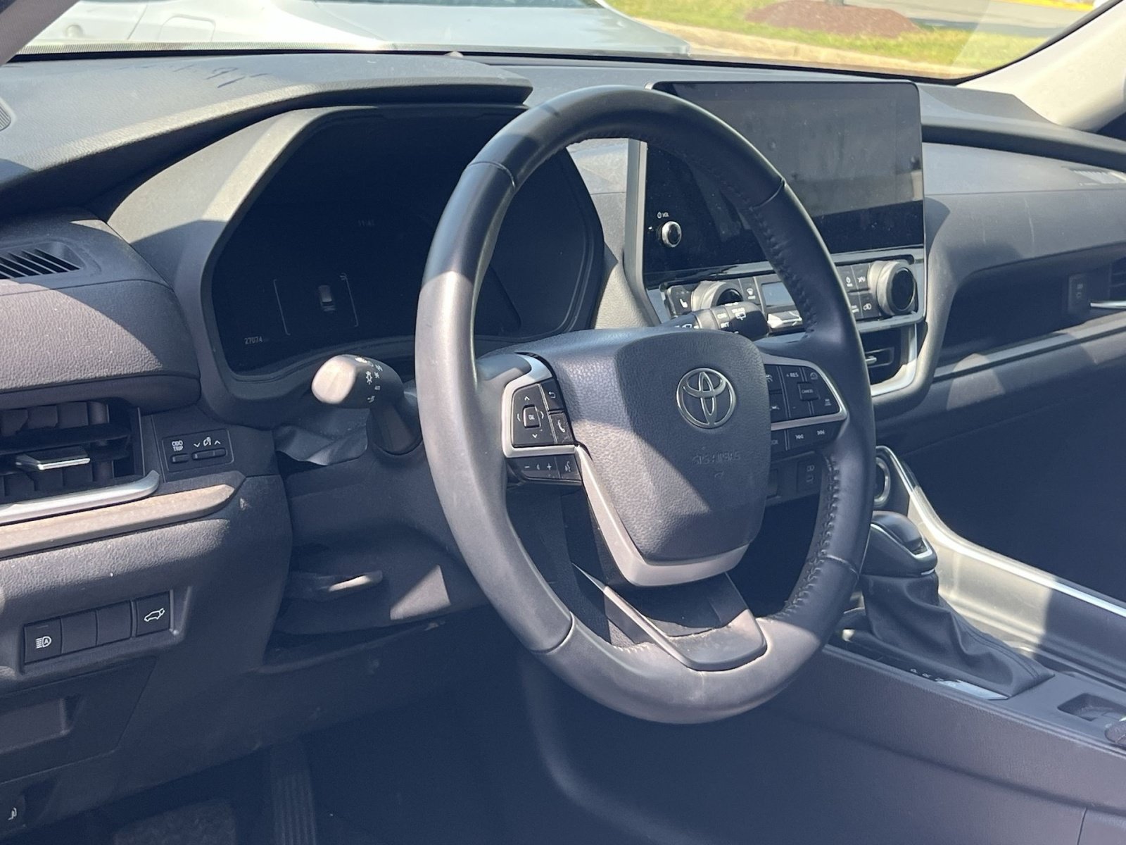 Used 2025 Toyota Grand Highlander AWD image 14