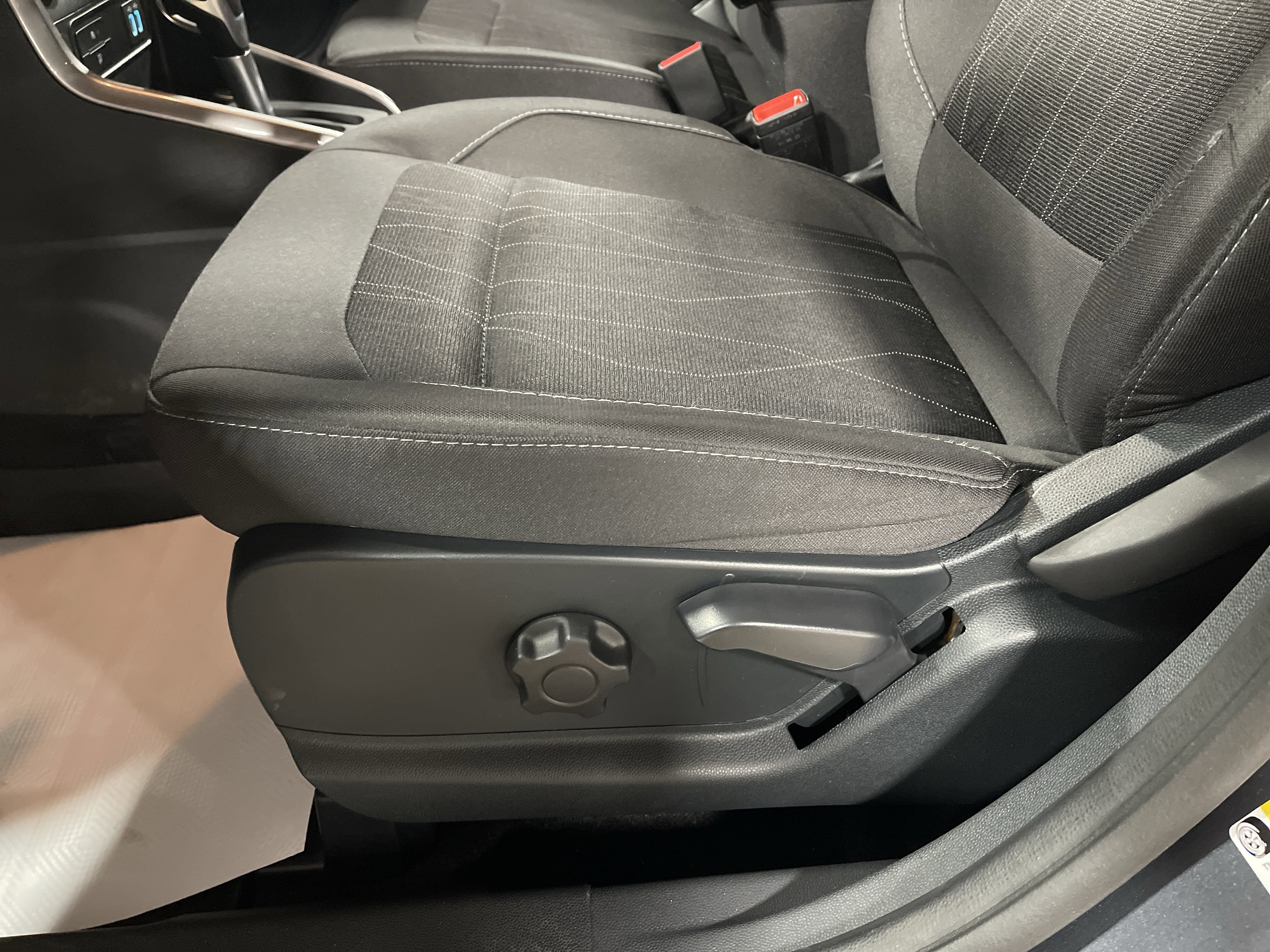 Used 2022 Ford EcoSport SE w/ Interior Protection Package image 11