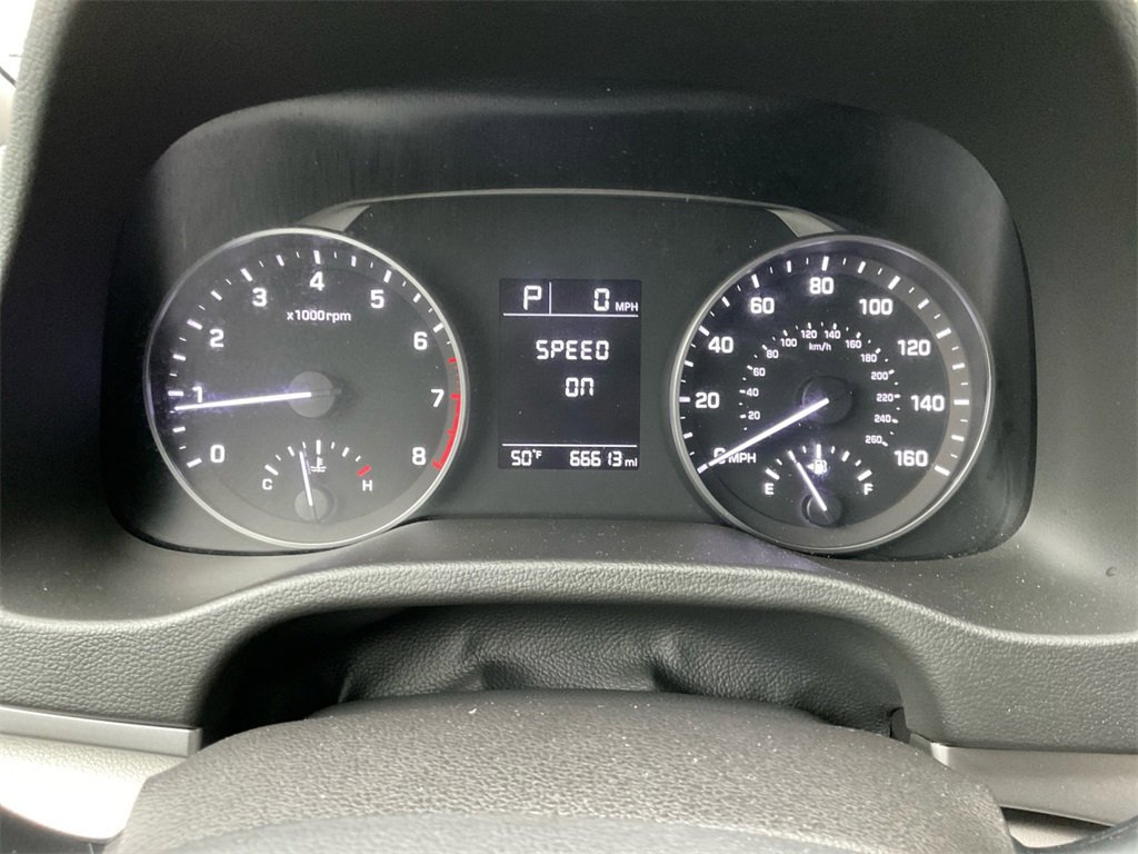 Used 2017 Hyundai Elantra SE image 19