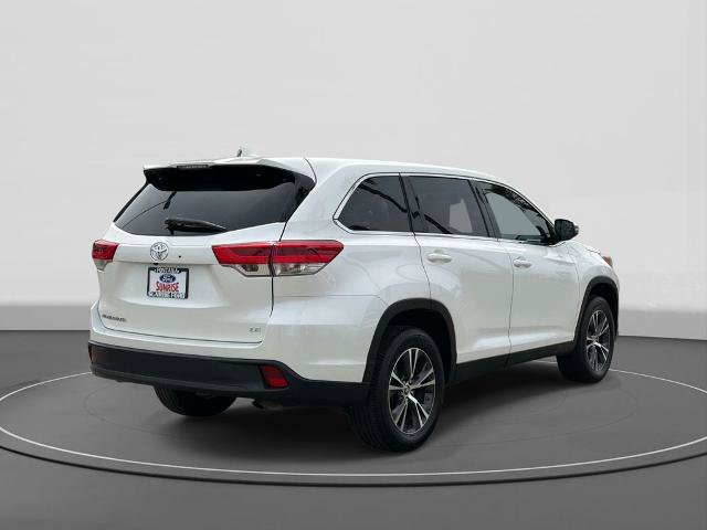 Used 2019 Toyota Highlander Plus FWD image 5