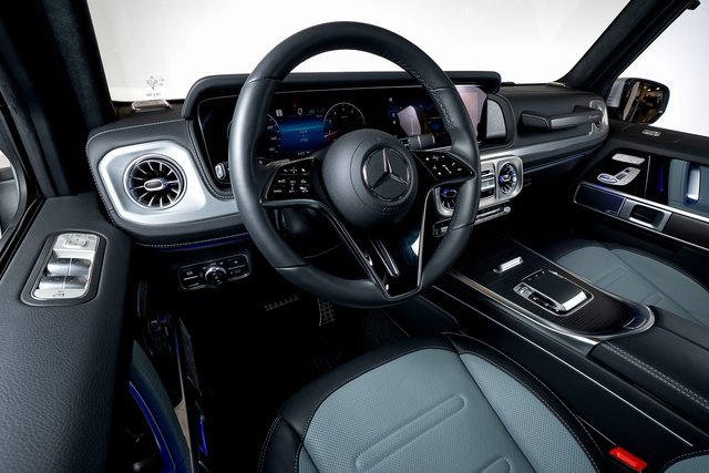 Used 2025 Mercedes-Benz G 550 image 27
