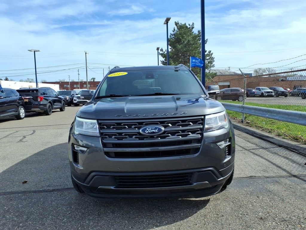 Certified 2019 Ford Explorer XLT w/ Equipment Group 202A image 2