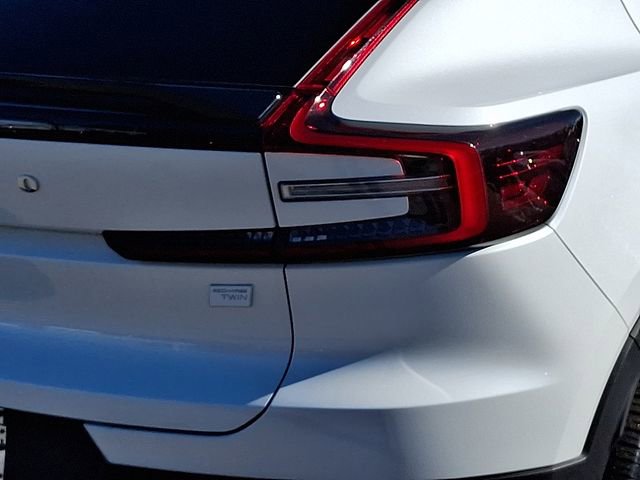 Used 2023 Volvo C40 P8 Recharge Plus w/ Climate Package image 12