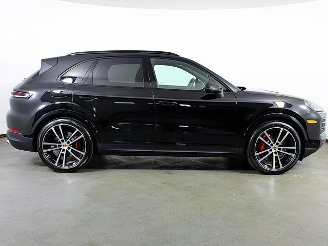 New 2025 Porsche Cayenne S AWD/4WD image 8