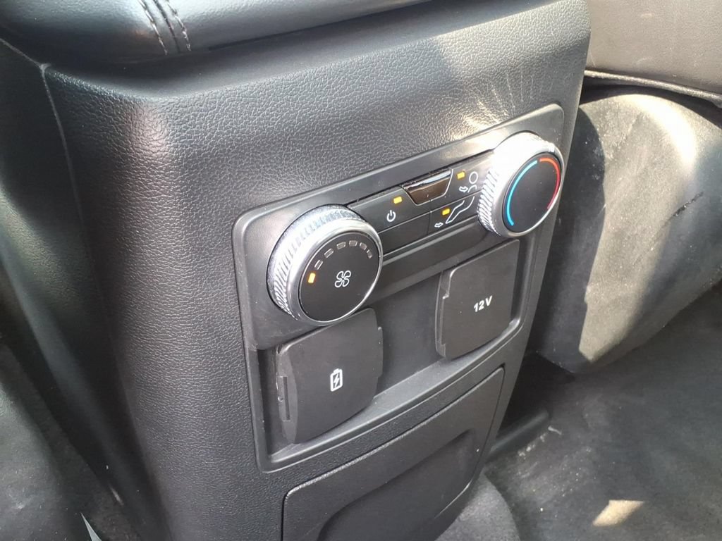 Used 2022 Ford Explorer XLT w/ Equipment Group 202A AWD/4WD image 26