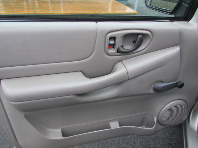 Used 2002 GMC Sonoma SL w/ Marketing Option Pkg image 7