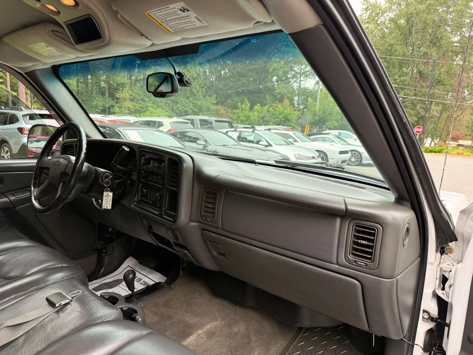 Used 2005 Chevrolet Silverado 1500 LS w/ Light Duty Power Package AWD/4WD image 19