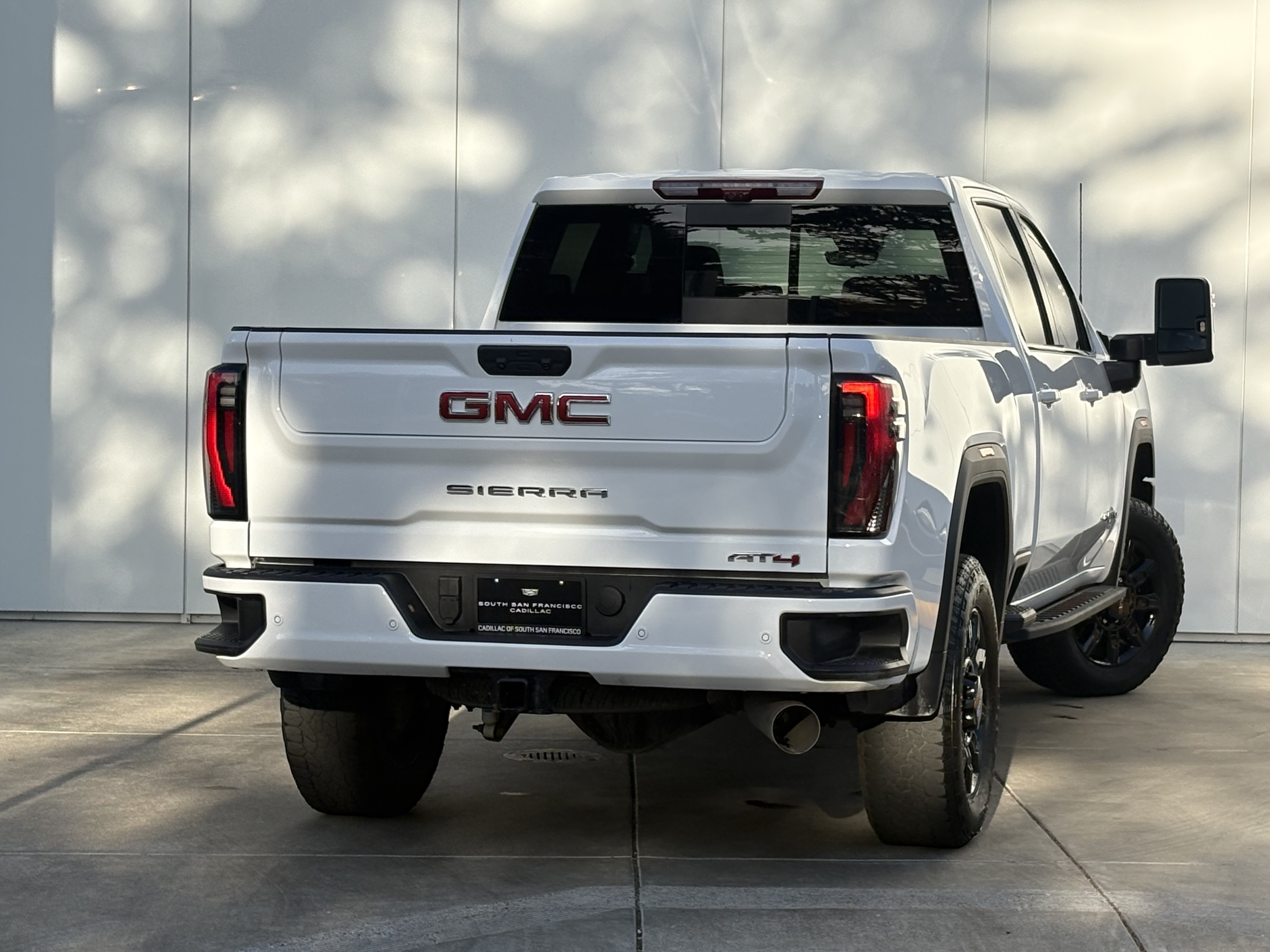 Used 2025 GMC Sierra 2500 AT4 w/ AT4 Premium Plus Package AWD/4WD image 6