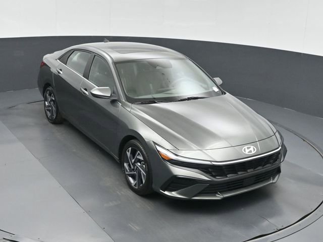 Used 2025 Hyundai Elantra SEL FWD image 37