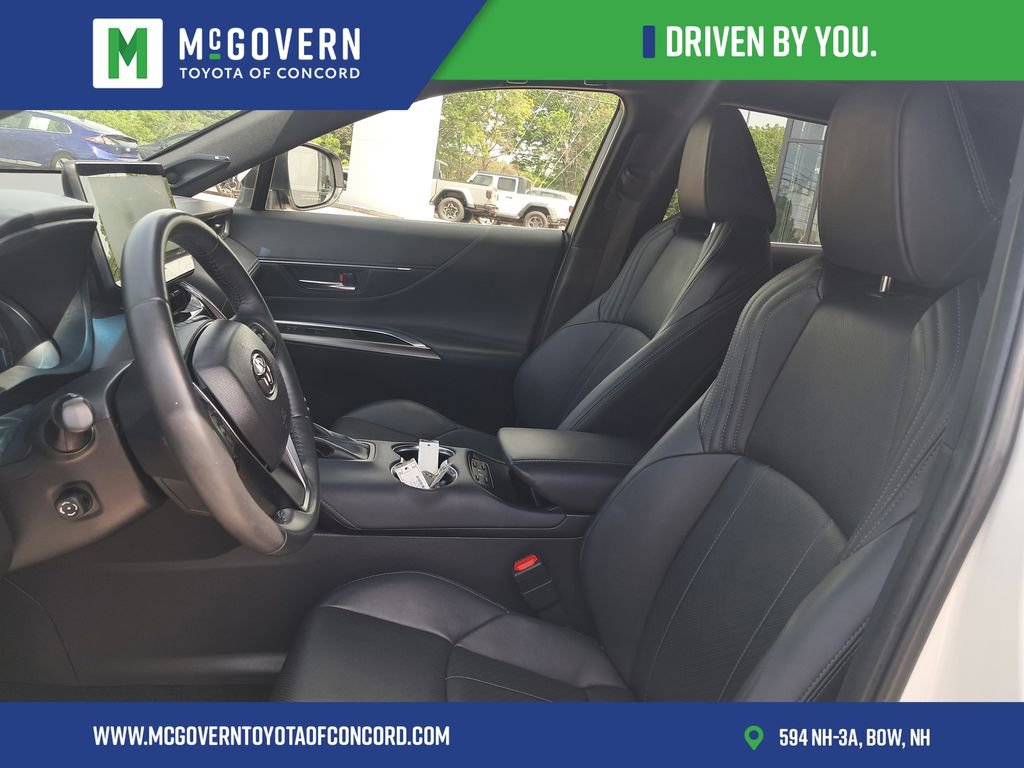 Used 2022 Toyota Venza AWD/4WD image 16