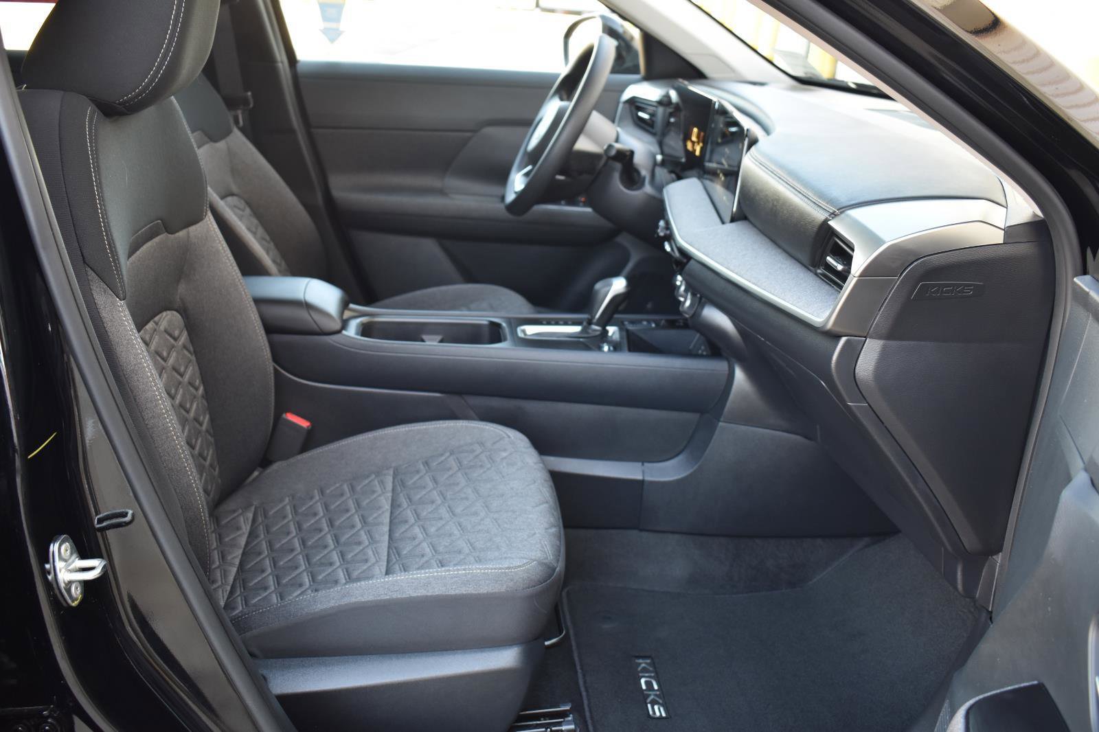 Certified 2025 Nissan Kicks SV image 40