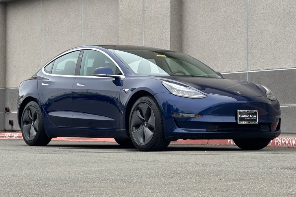 Used 2018 Tesla Model 3 Long Range RWD image 2