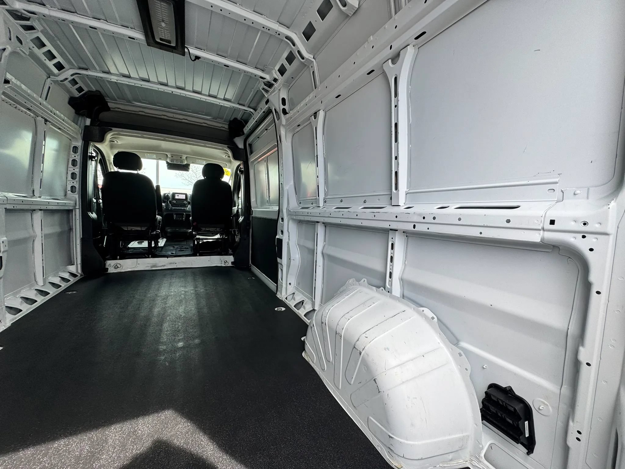 Used 2025 RAM ProMaster 2500 w/ Convenience Group FWD image 28
