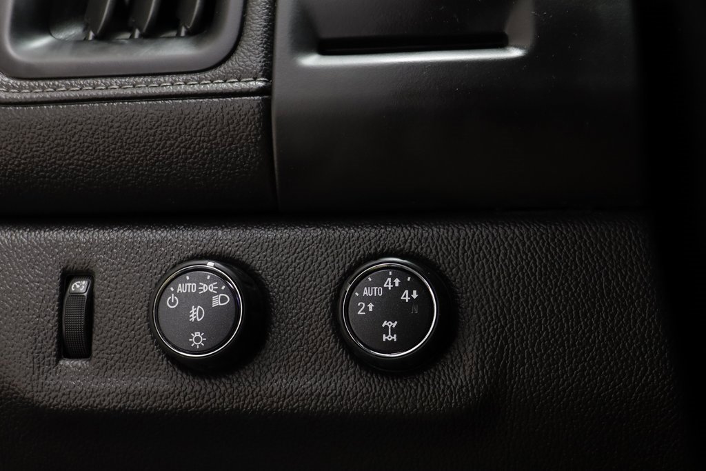 Used 2015 GMC Canyon SLT image 7