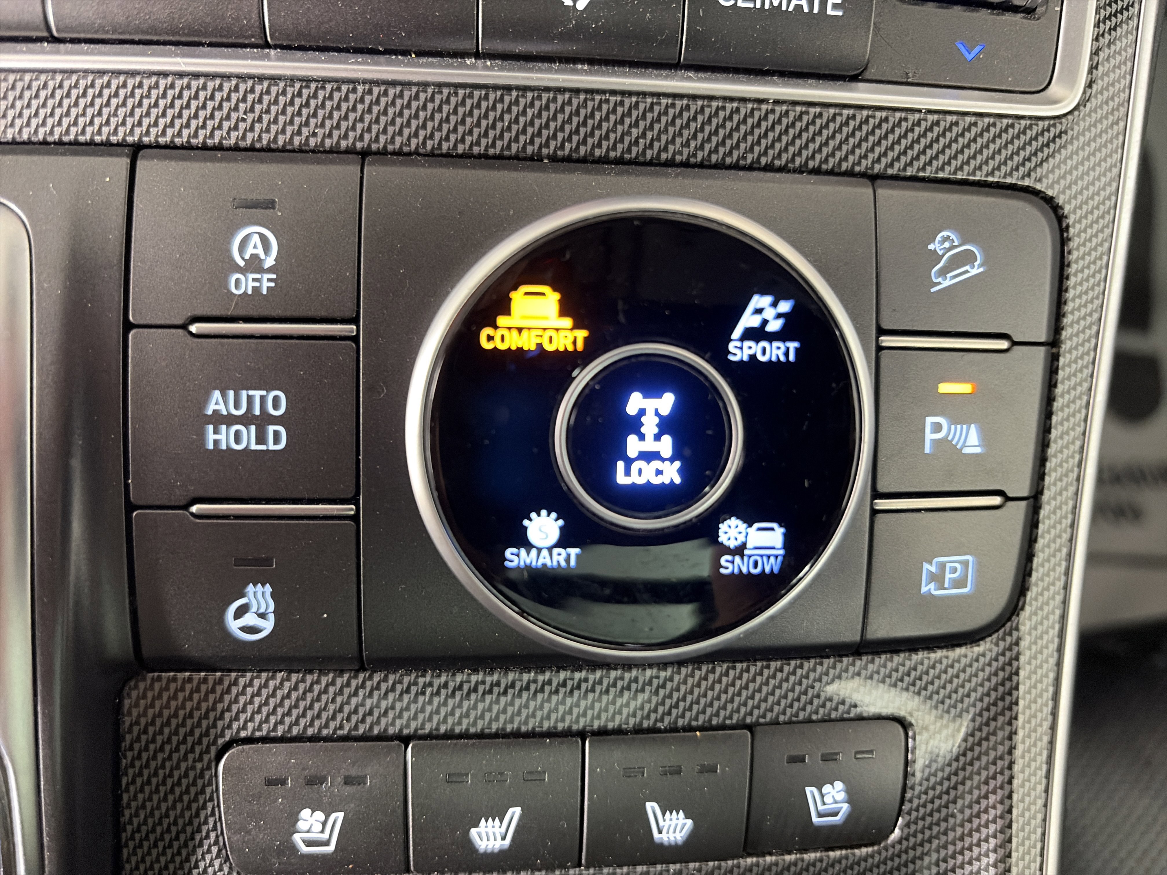 Certified 2023 Hyundai Santa Fe Limited w/ Cargo Package AWD/4WD image 31