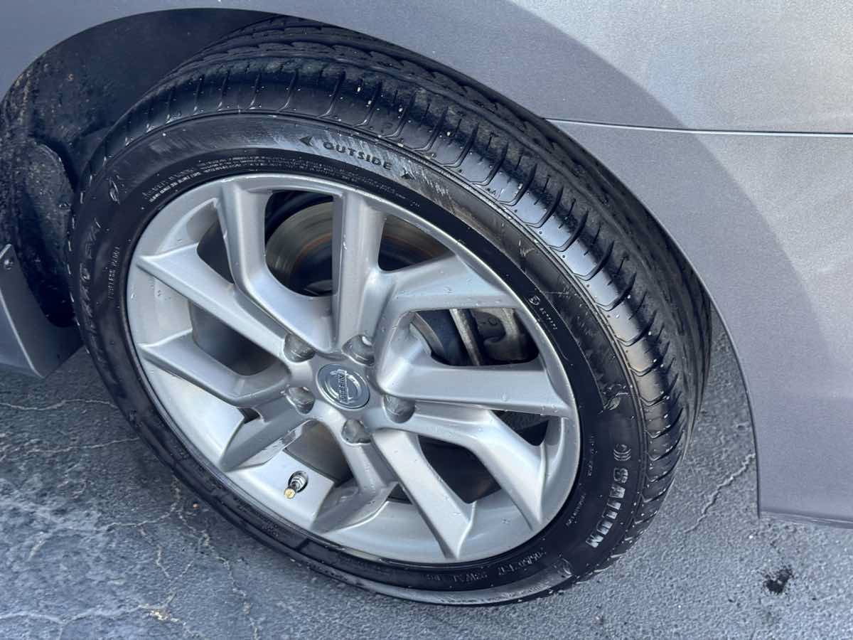 Used 2015 Nissan Sentra SR FWD image 20