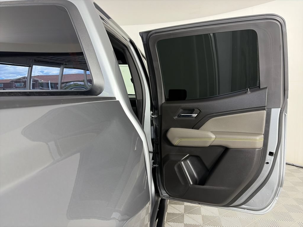 Used 2025 Chevrolet Colorado ZR2 w/ Technology Package AWD/4WD image 28