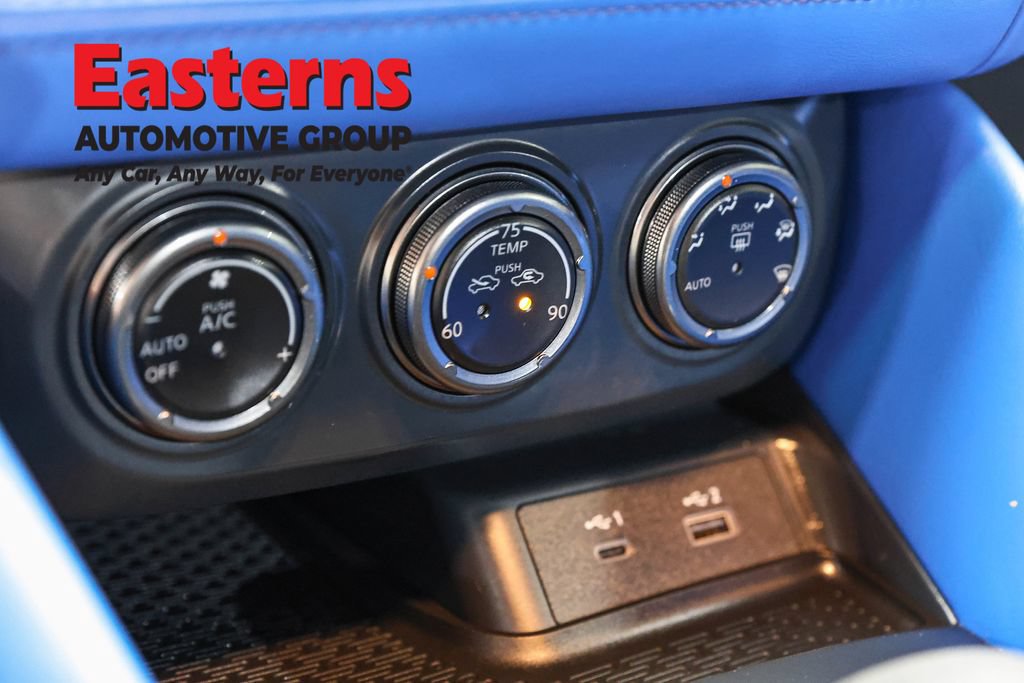 Used 2025 Nissan Z Performance w/ Floor Mat Package RWD image 21