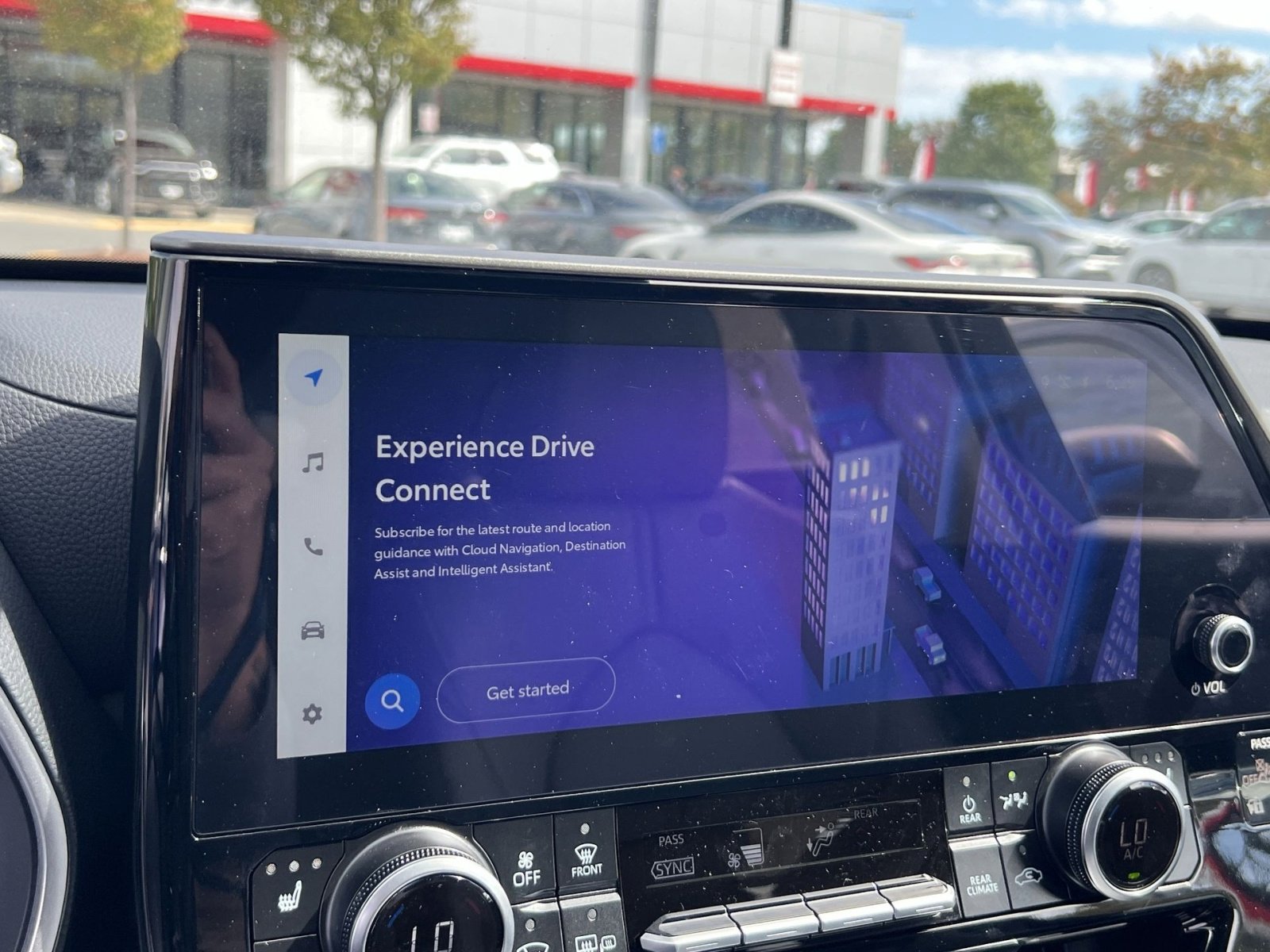 New 2025 Toyota Highlander XLE image 15