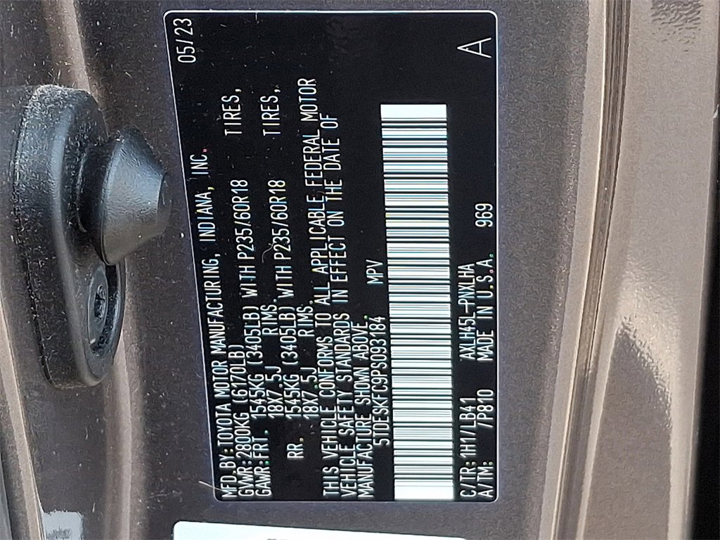 Used 2023 Toyota Sienna Platinum image 27