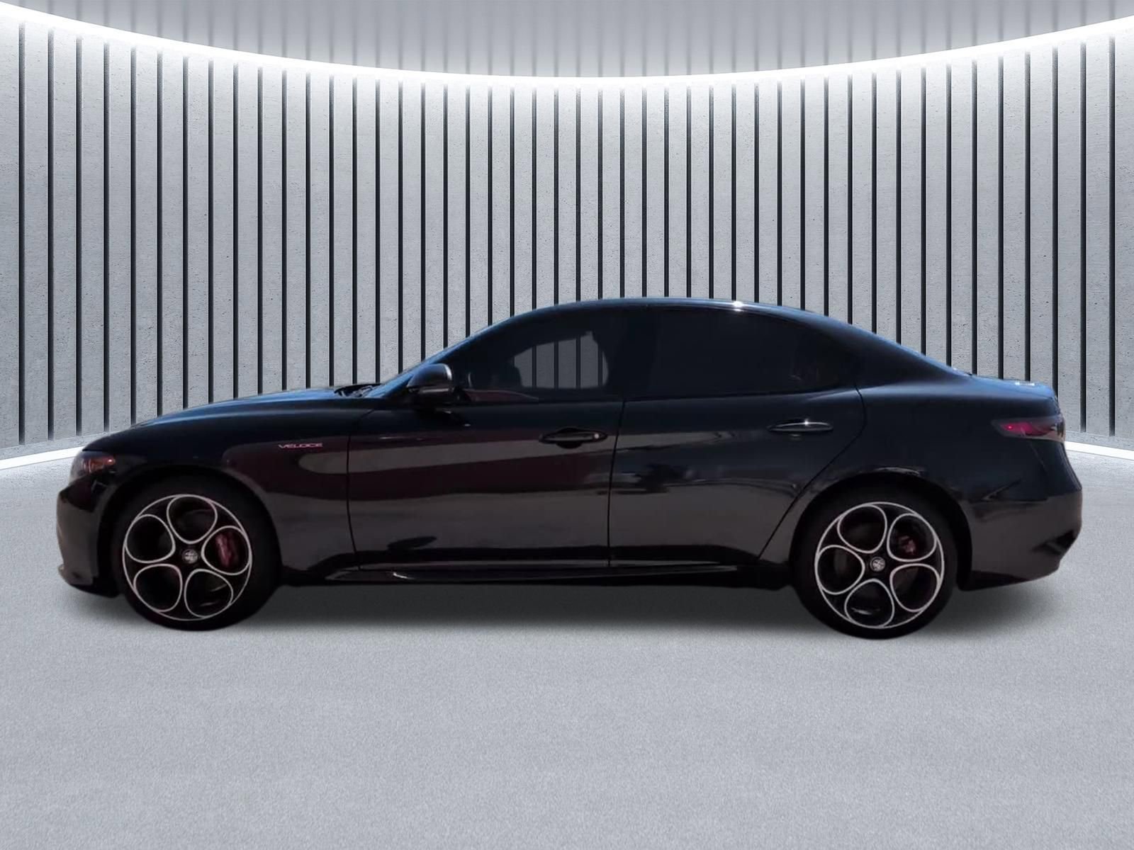 Used 2024 Alfa Romeo Giulia Veloce image 14