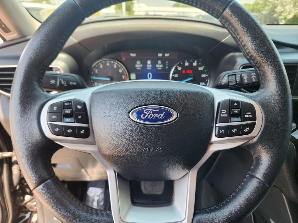 Used 2022 Ford Explorer Limited w/ Equipment Group 301A image 22