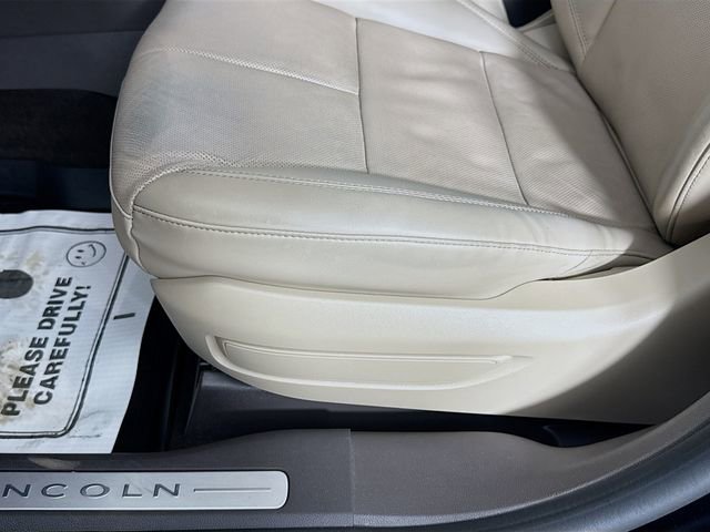 Used 2023 Lincoln Corsair Reserve w/ Equipment Group 201A image 19