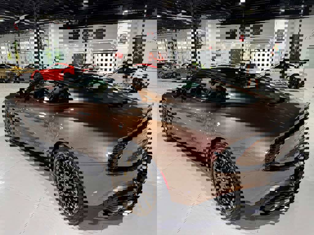 Used 2025 Aston Martin Vanquish image 5