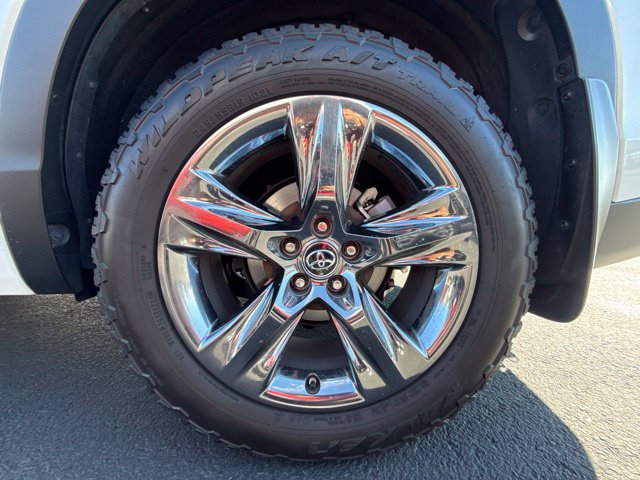 Used 2019 Toyota Highlander Limited AWD/4WD image 10