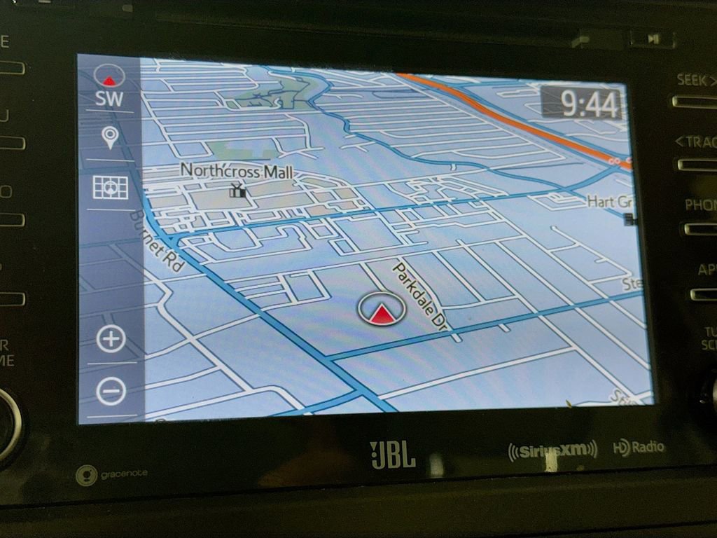 Used 2018 Toyota Sienna Limited Premium w/ Carpet Mat Package image 15