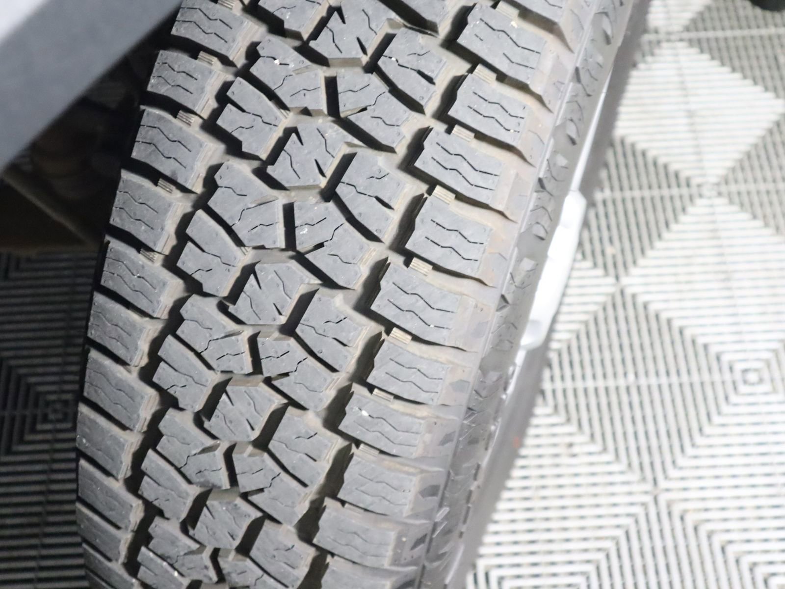 Used 2020 Chevrolet Silverado 2500 LT w/ Z71 Off-Road Package image 18