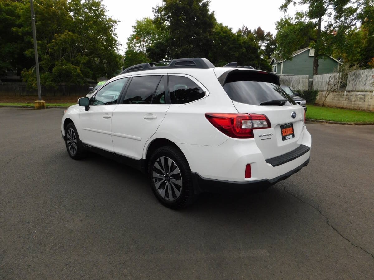Used 2016 Subaru Outback 2.5i Limited AWD/4WD image 3