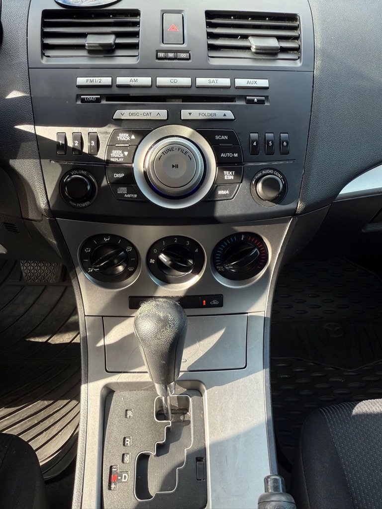 Used 2011 MAZDA MAZDA3 i Touring image 15