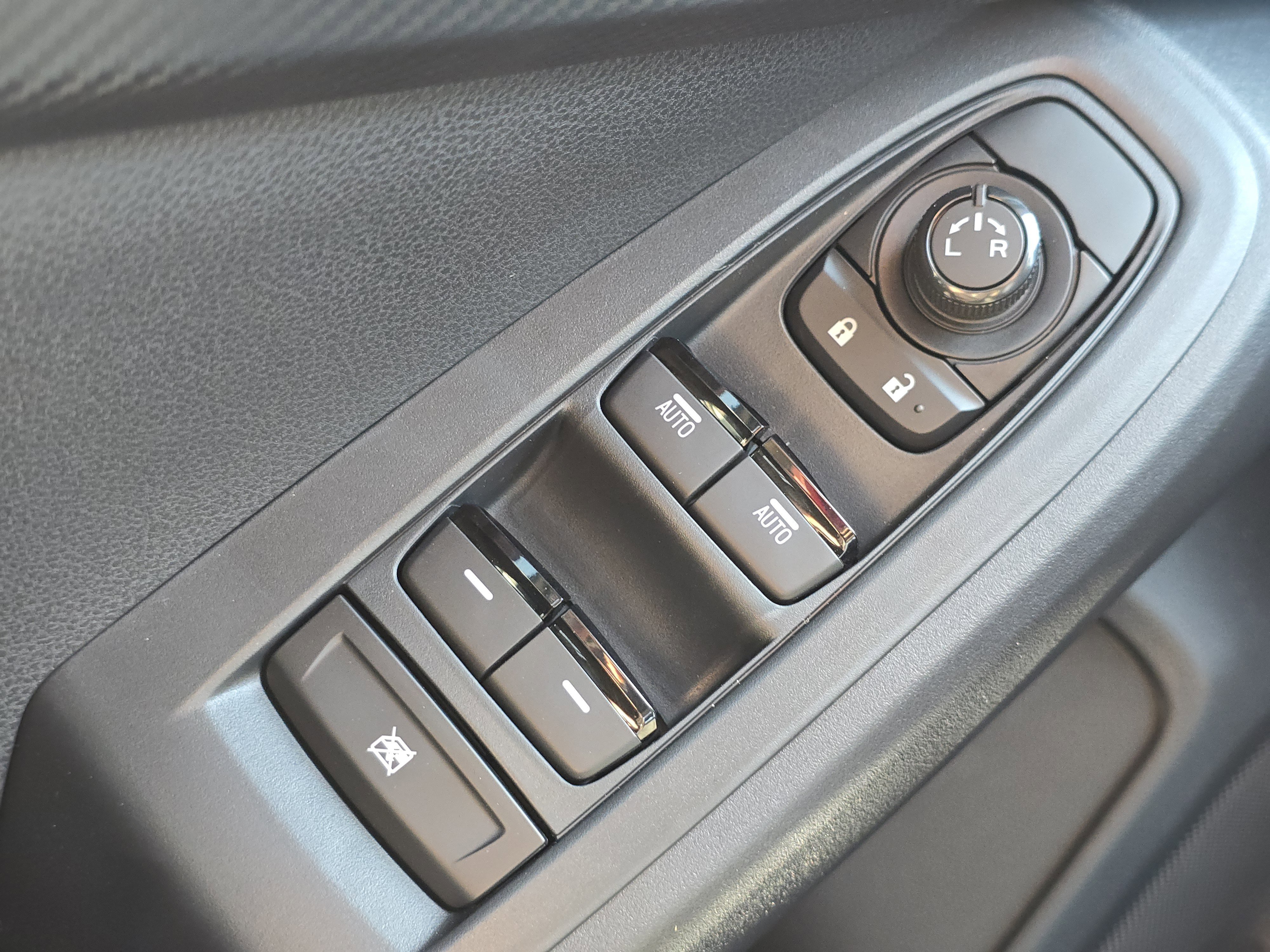 New 2025 Subaru Crosstrek 2.5i Premium image 24