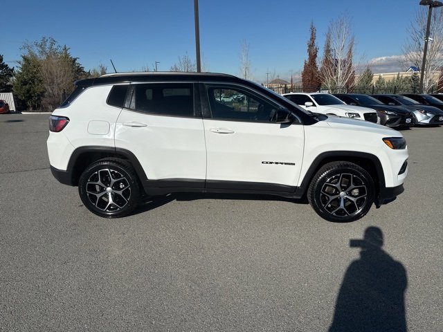 Used 2024 Jeep Compass Limited image 6