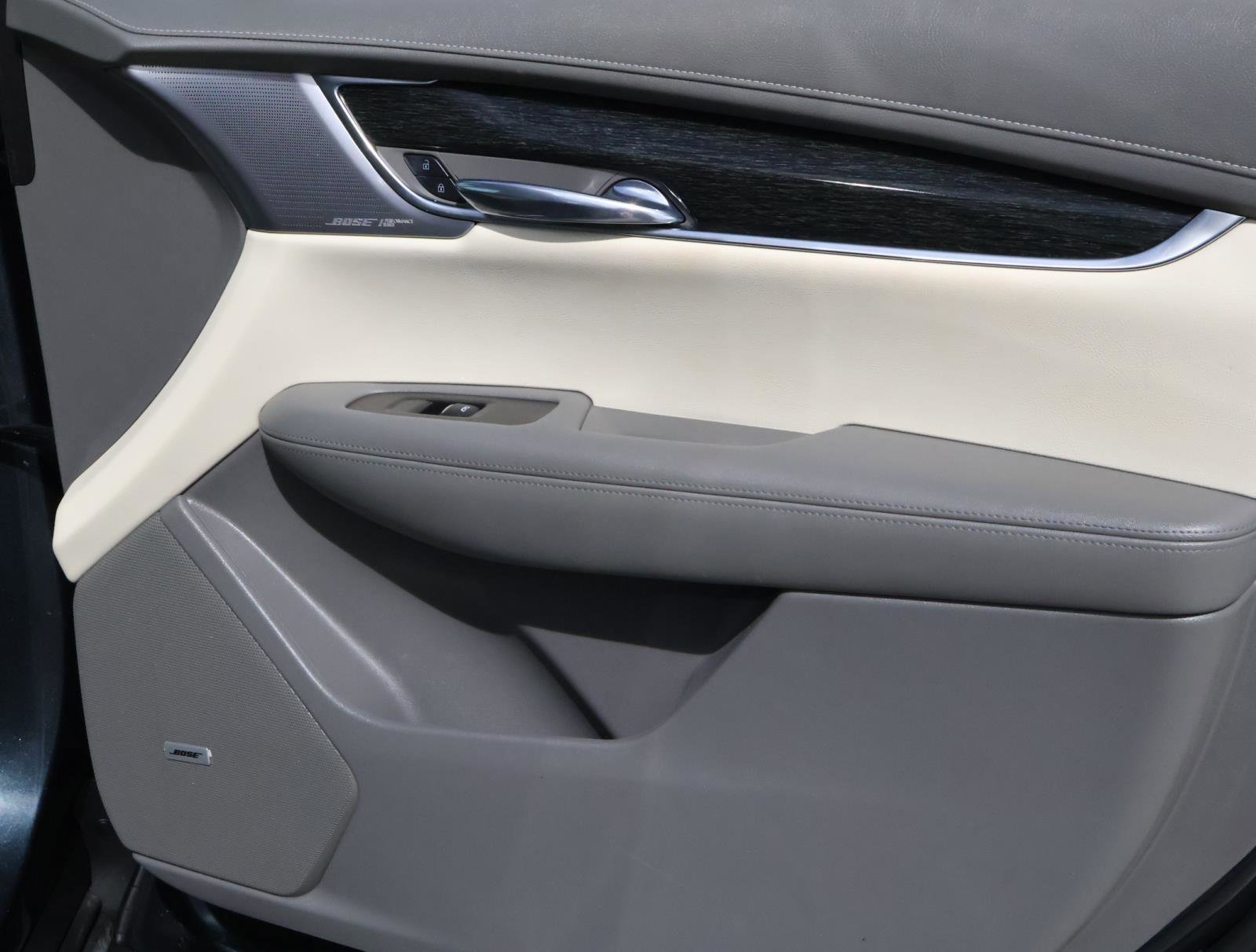 Certified 2021 Cadillac XT6 Premium Luxury image 21