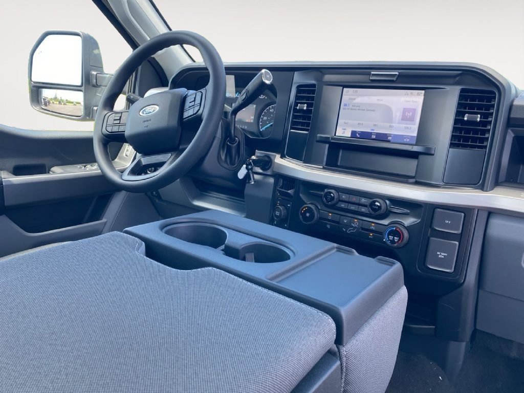 New 2025 Ford F350 XL w/ STX Appearance Package AWD/4WD image 9