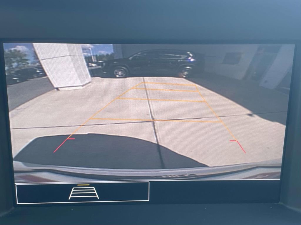 Used 2022 GMC Terrain SLE w/ Driver Convenience Package image 25