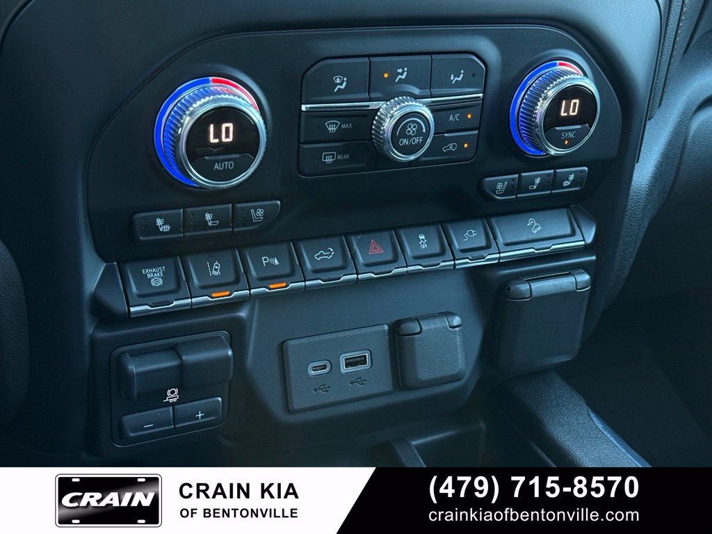 Used 2021 GMC Sierra 2500 AT4 w/ AT4 Premium Plus Package AWD/4WD image 17