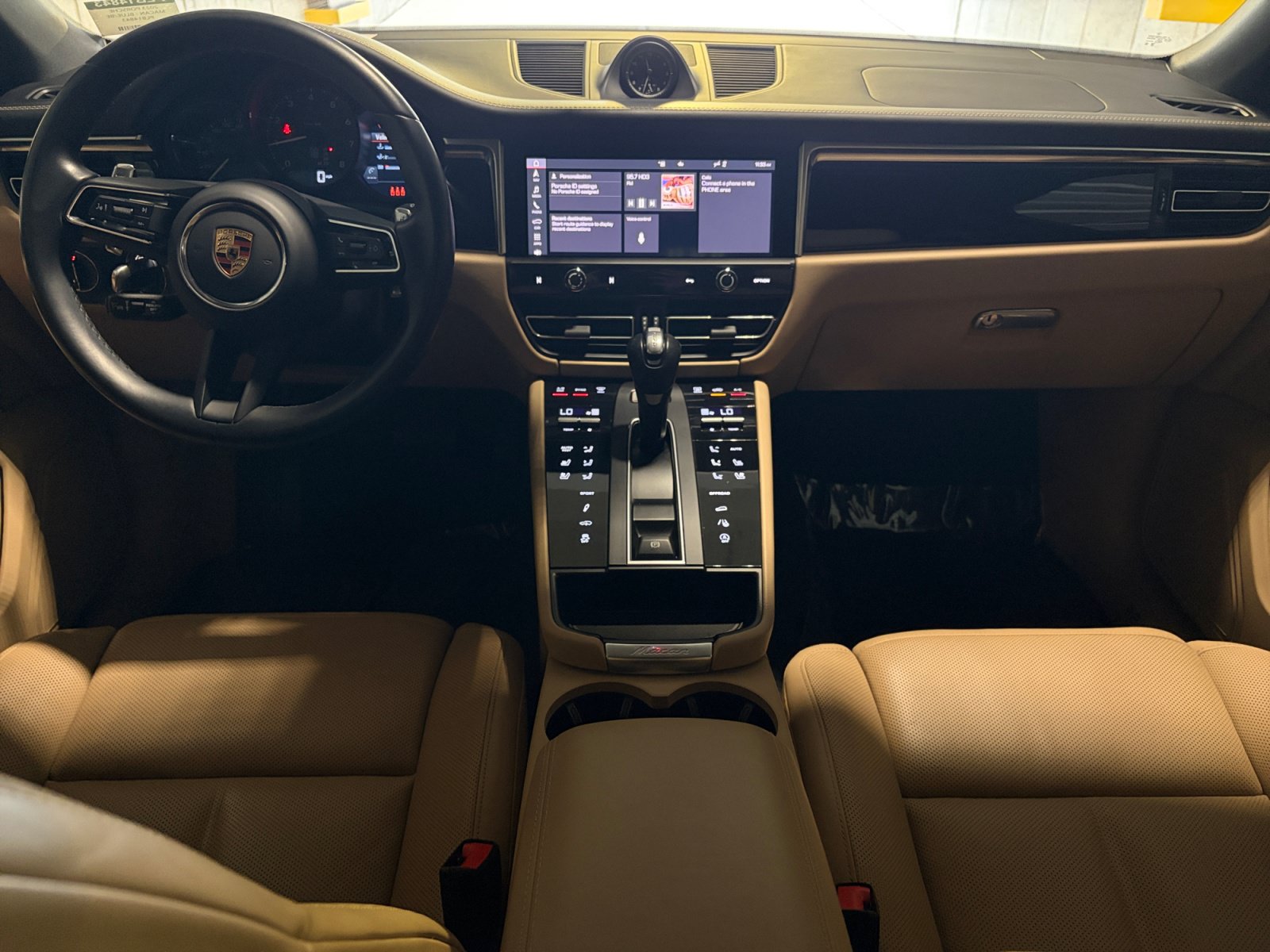 Certified 2023 Porsche Macan Turbo AWD/4WD image 32