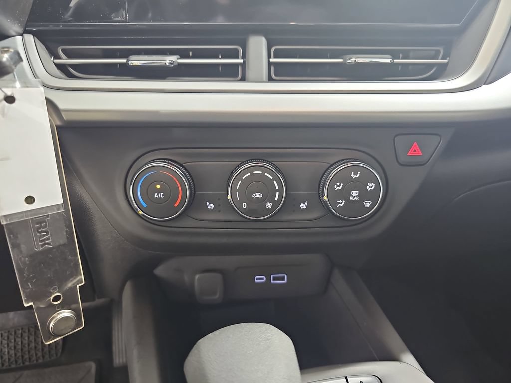 Certified 2024 Chevrolet Trax LS w/ LS Convenience Package FWD image 27