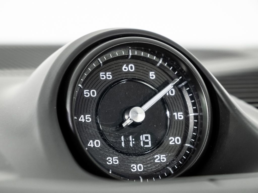 Certified 2024 Porsche Cayenne Base image 17