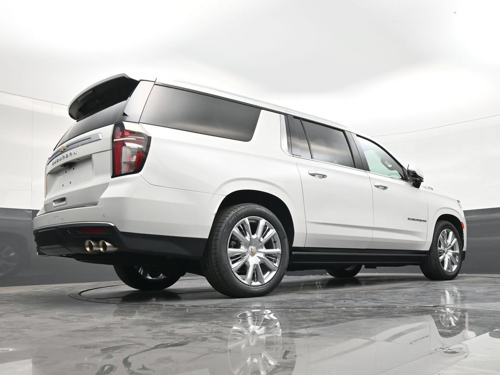 Used 2023 Chevrolet Suburban High Country RWD image 24