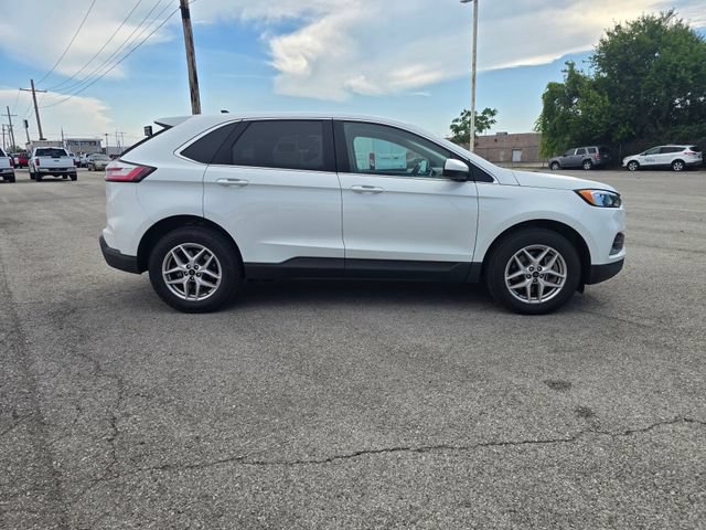 Used 2024 Ford Edge SEL AWD/4WD image 3
