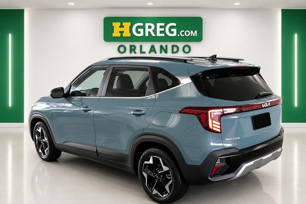 Used 2024 Kia Seltos EX FWD image 2