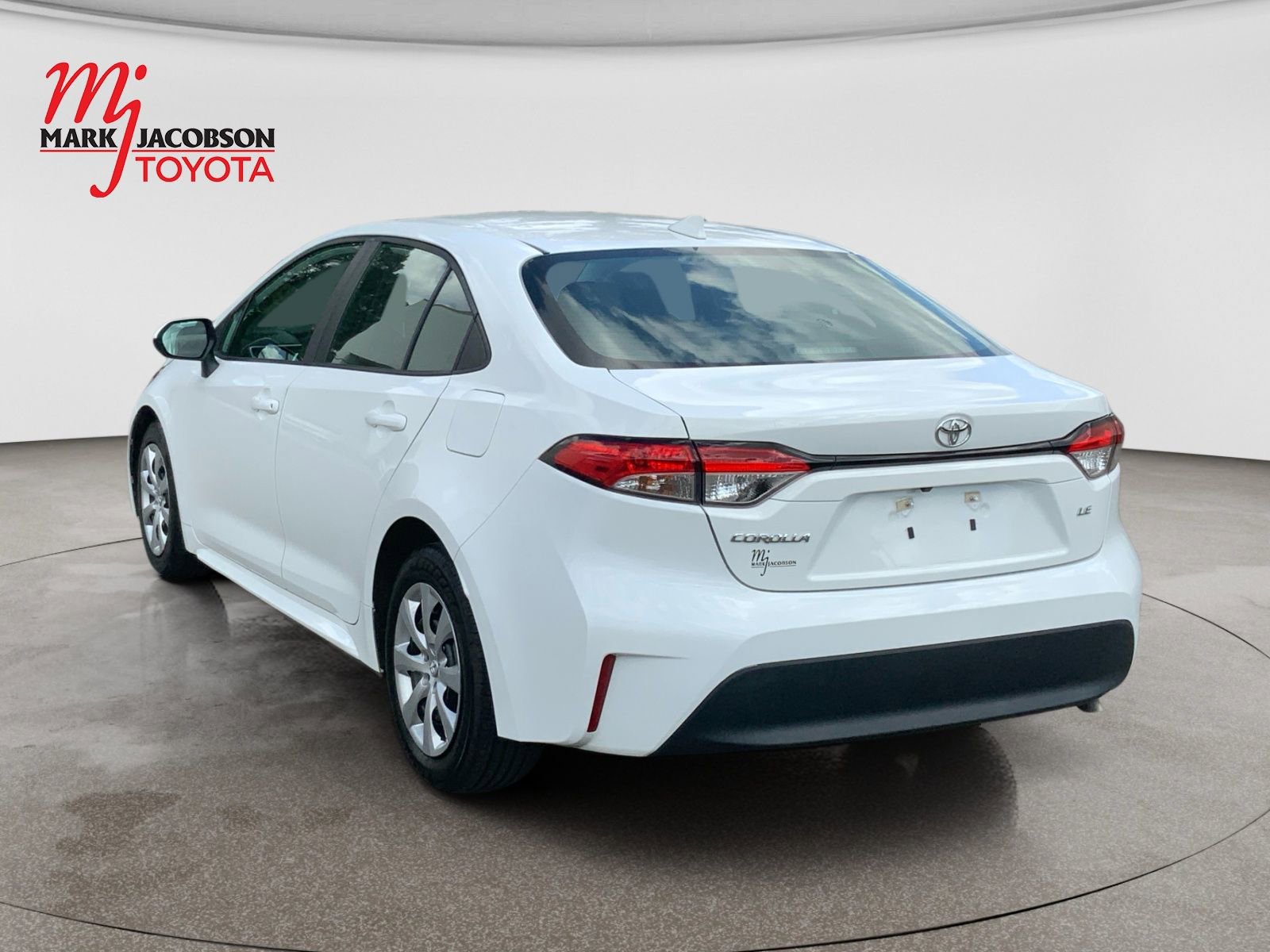 Used 2023 Toyota Corolla LE FWD image 8