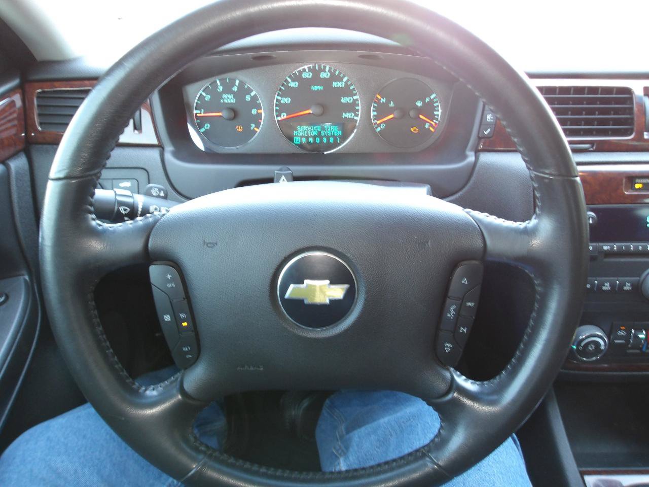Used 2011 Chevrolet Impala LT FWD image 13