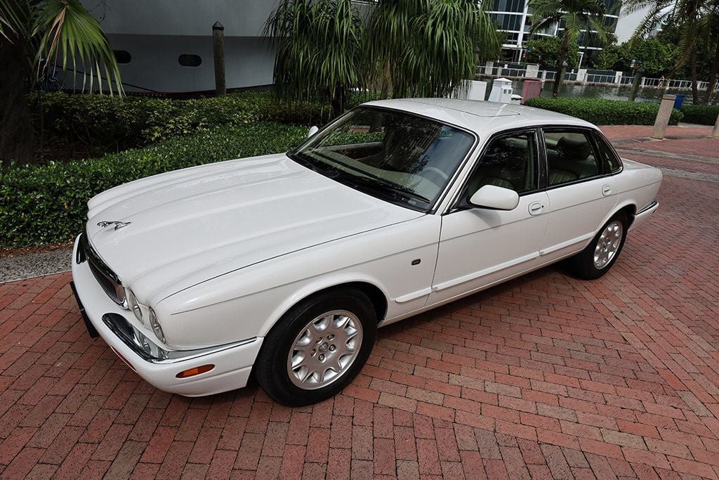 Used 2003 Jaguar XJ8 RWD image 27