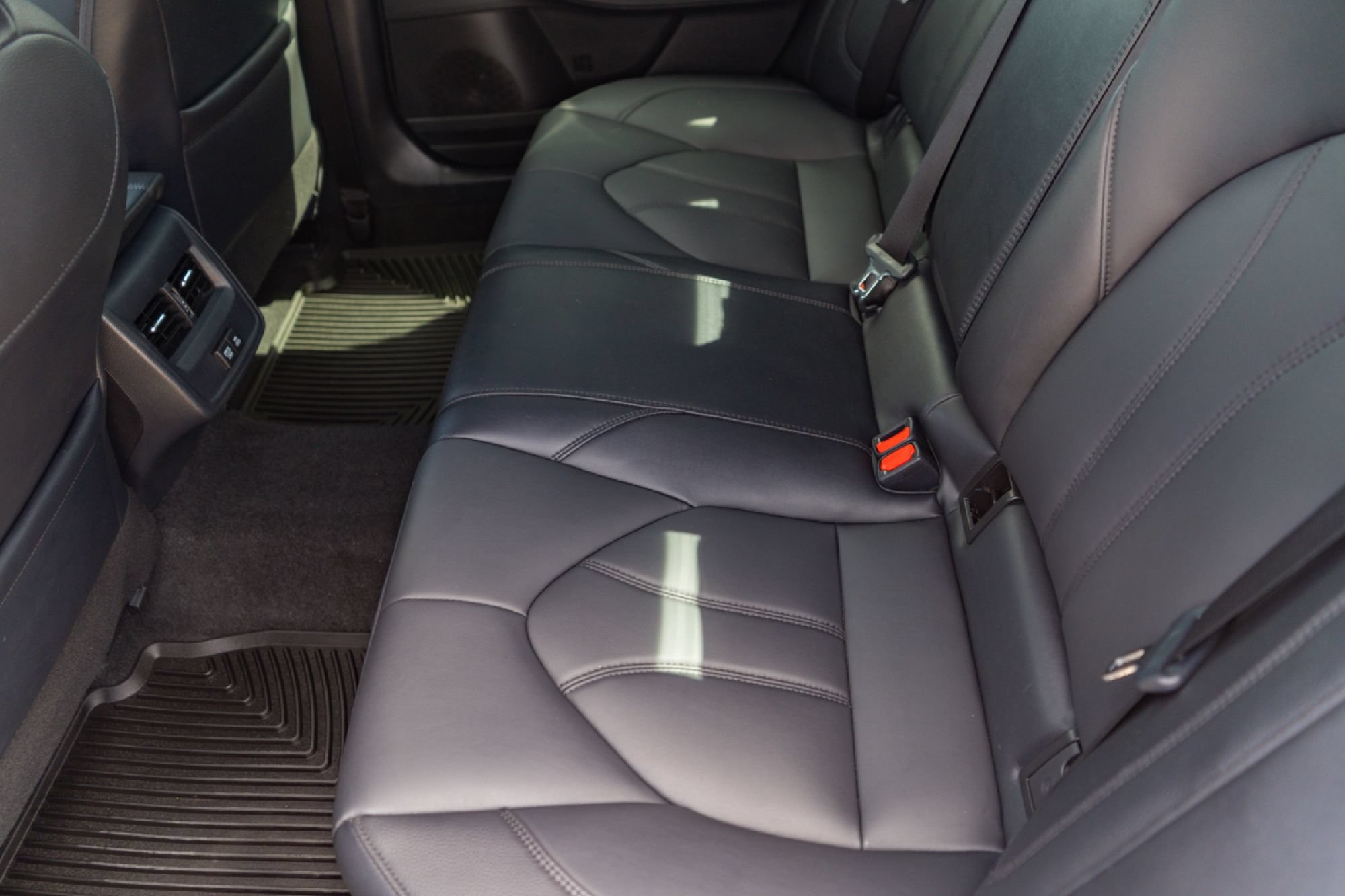 Used 2021 Toyota Avalon XLE FWD image 23